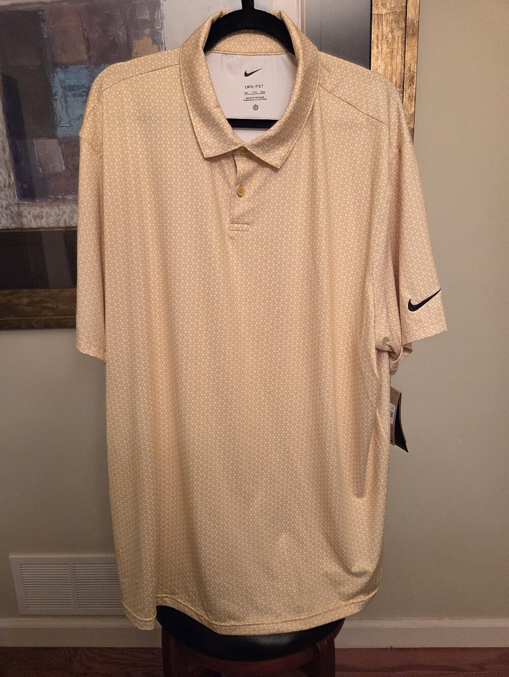 New with tags Nike men’s Dri-FIT golf polo in size XXL.